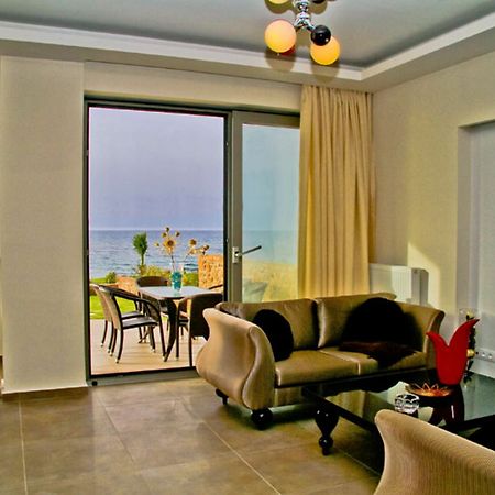 Sea View Beachfront Villa Peri Гуве Экстерьер фото