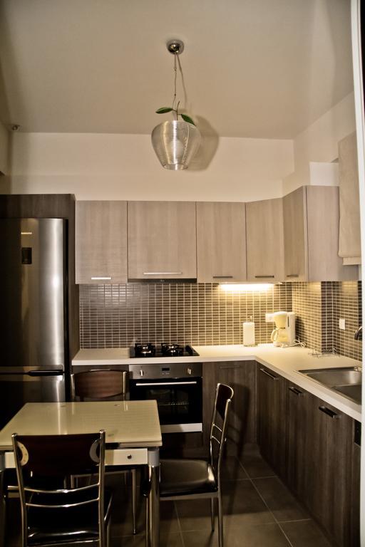 Sea View Beachfront Villa Peri Гуве Экстерьер фото