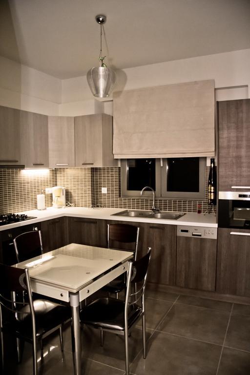 Sea View Beachfront Villa Peri Гуве Экстерьер фото