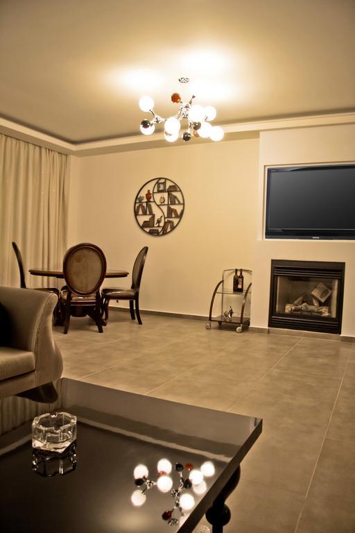 Sea View Beachfront Villa Peri Гуве Экстерьер фото