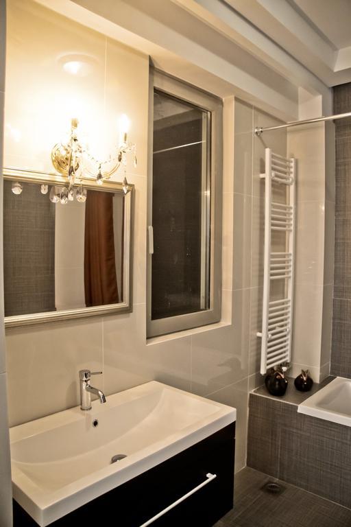 Sea View Beachfront Villa Peri Гуве Экстерьер фото