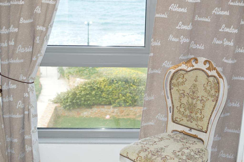 Sea View Beachfront Villa Peri Гуве Экстерьер фото